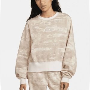 Nike Athletic Sportswear Retro Oversized Pullover Pink Camo Crew Cozy Sweatshirt